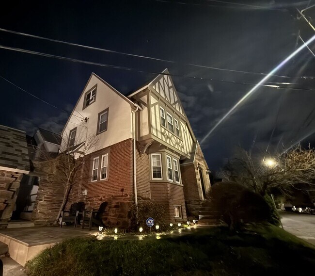 Building Photo - Elegant 3 Story Brick Corner Property Now Available