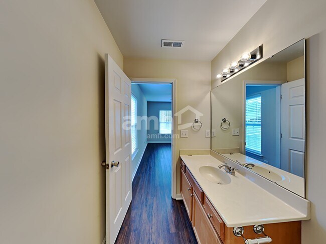 Building Photo - 7009 San Juan Hill Ct