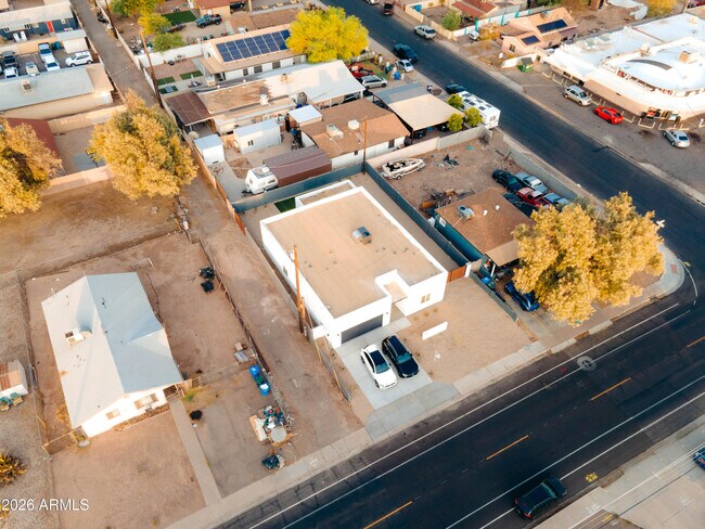 Building Photo - 1619 S 15th Ave