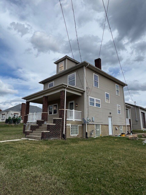 Building Photo - 1218 Lewis Ave