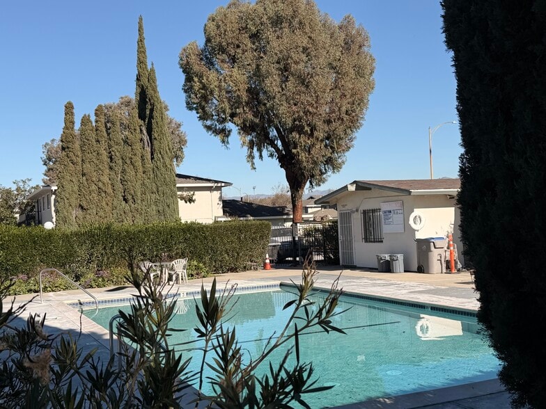 Building Photo - 5532 Spinnaker Dr