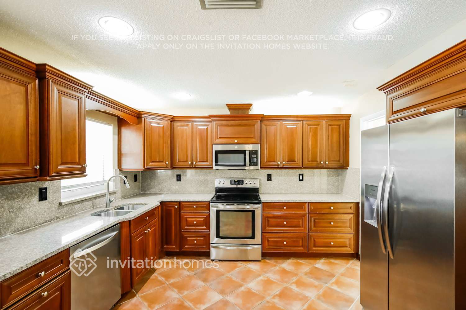 Building Photo - 10274 Ramblewood Dr