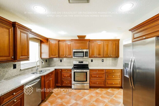 Building Photo - 10274 Ramblewood Dr