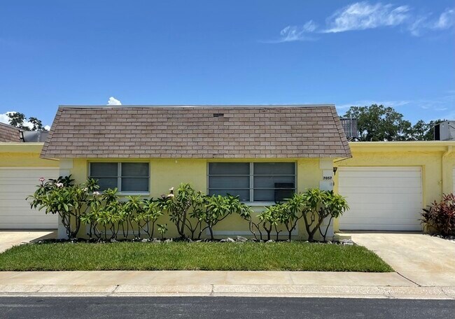 Primary Photo - FULLY FURNISHED Condo For Rent in Pinellas...