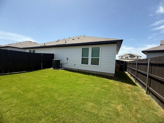 Building Photo - Come and See for Yourself Why Emma Park is...