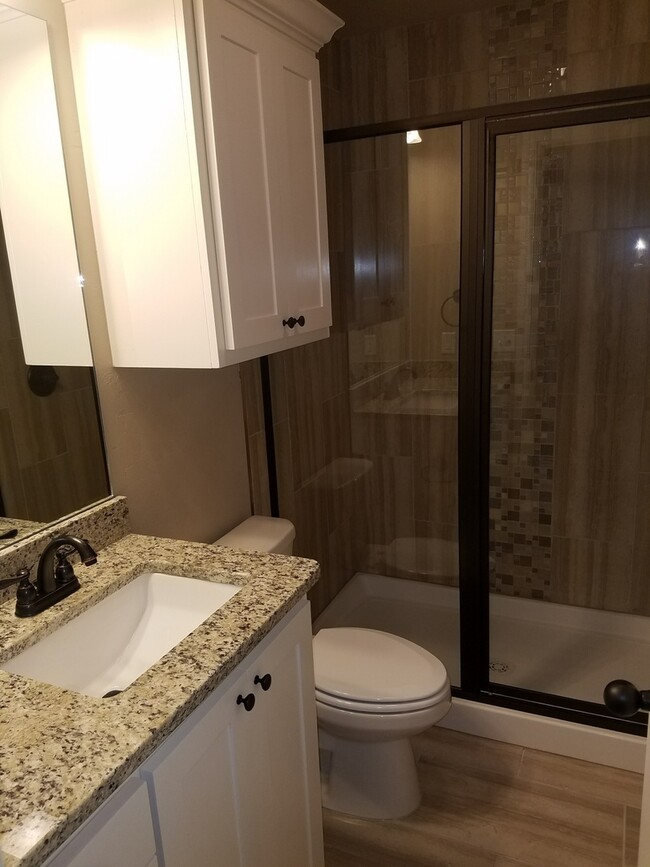 Building Photo - 3 bed 2.5 bath home with view of water