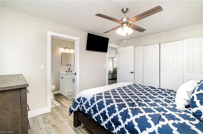 Building Photo - 517 98th Ave N