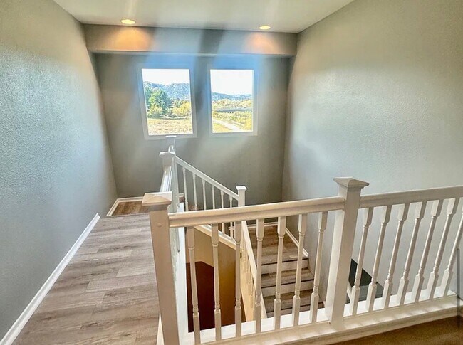 Building Photo - 32358 Gardenvail Dr