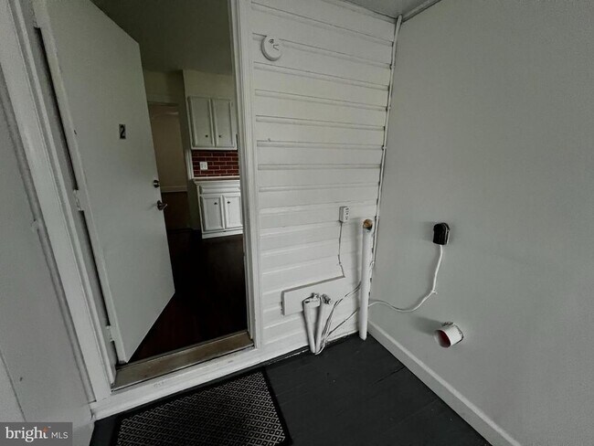 Building Photo - 66 Market St