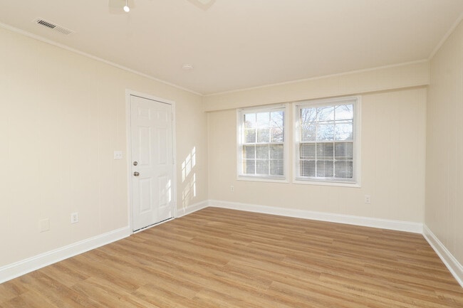 Building Photo - 937 Green Cir Dr