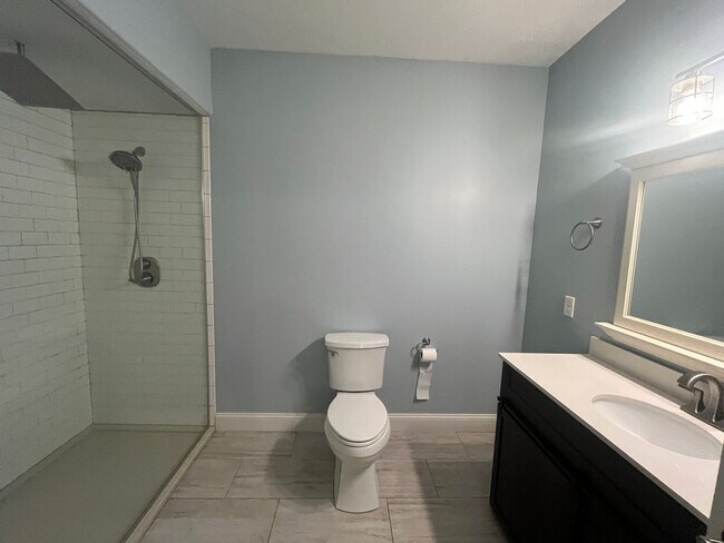 Building Photo - Home For Rent Papillion