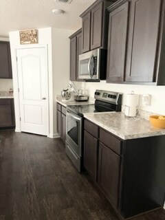 Building Photo - 253 Cody St