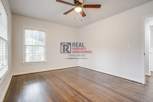 Building Photo - Charming Monticello Townhome – 4 Beds, Updated Kitchen & On-Site Parking