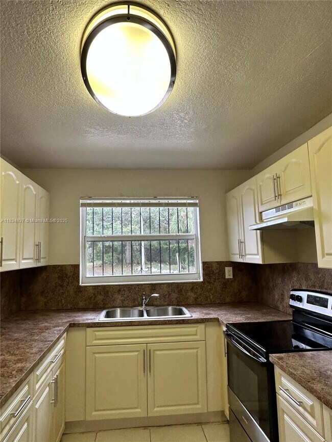 Building Photo - 21134 NW 39th Ave
