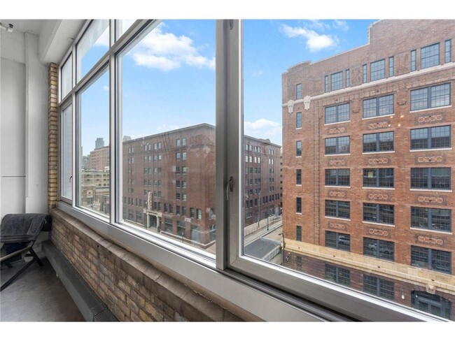 Building Photo - 700 N Washington Ave