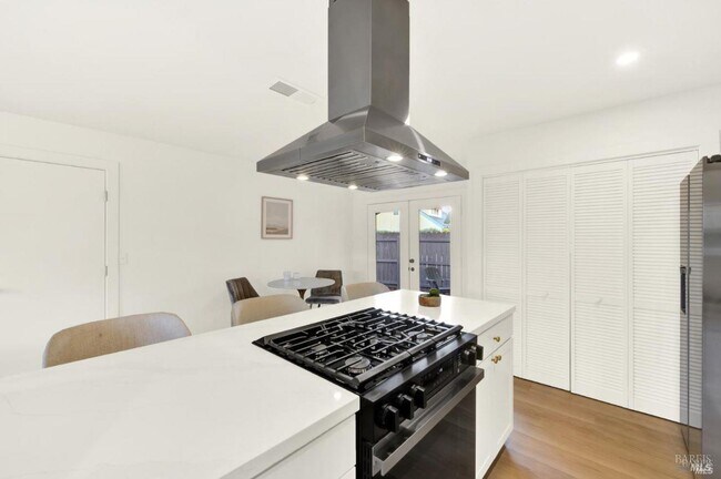Building Photo - 6610 Oak Leaf Ct