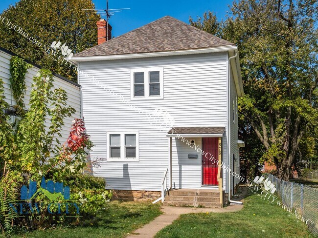 Primary Photo - 753 1/2-878-872 Sullivant Ave