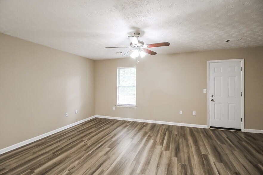 Building Photo - 1660 Riverchase Cir NE