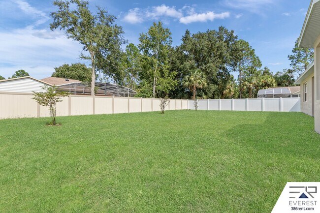 Building Photo - FULLY FENCED, LIKE NEW 3/2/2 IN DESIRABLE PINE GROVE