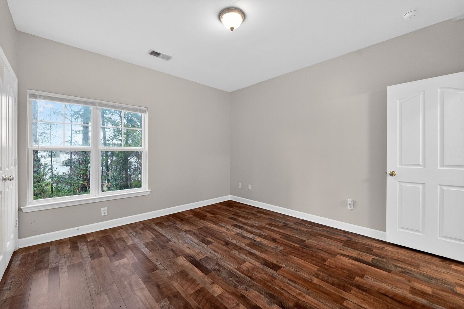 Building Photo - 16324 Redstone Mountain Ln