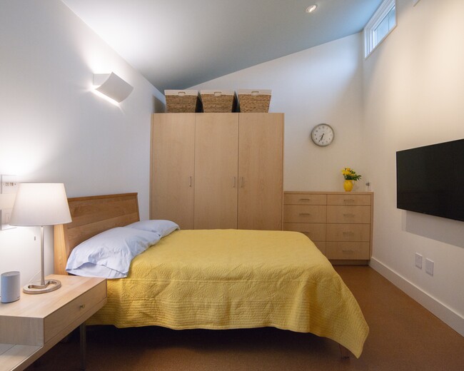 Light Filled Bedroom with Queen Bed - 1015 Dyer Dr