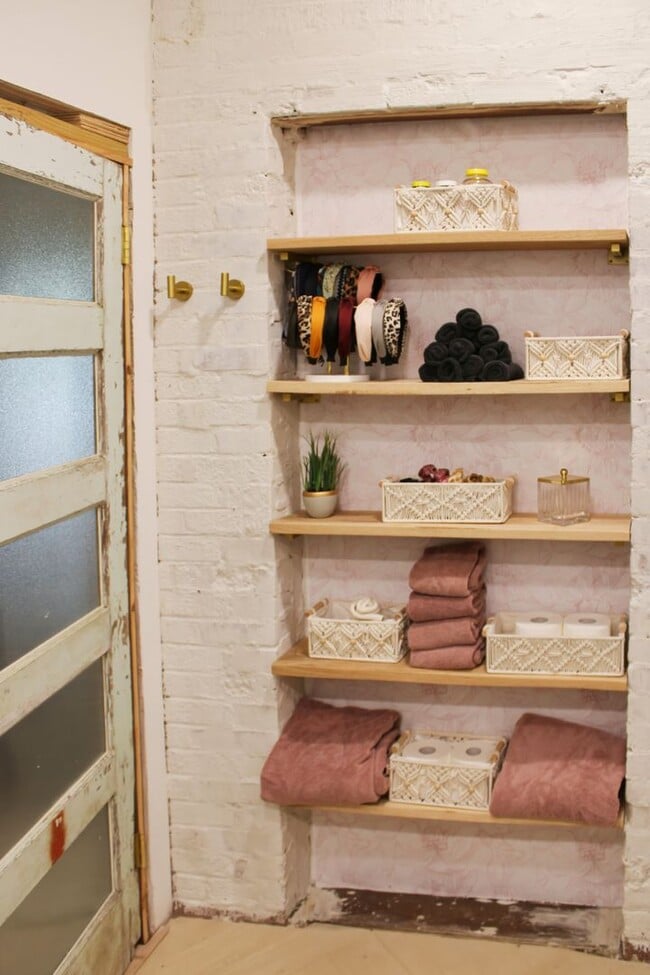 Building Photo - 5 bedroom on 2 acres