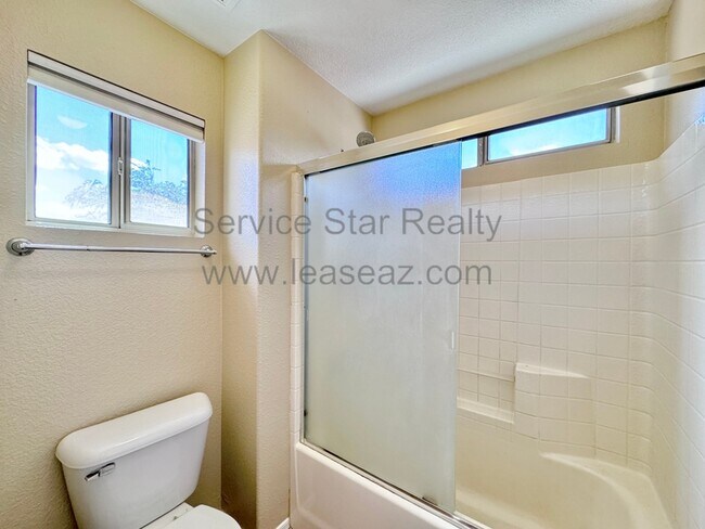 Building Photo - 2120 S Navajo Way