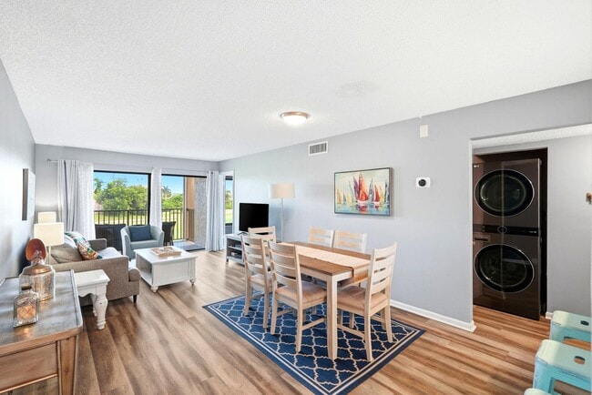 Building Photo - 6105 Palma Del Mar Blvd S