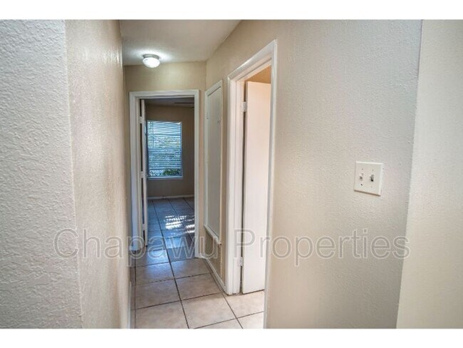 Building Photo - 6916 Shady Grove Dr