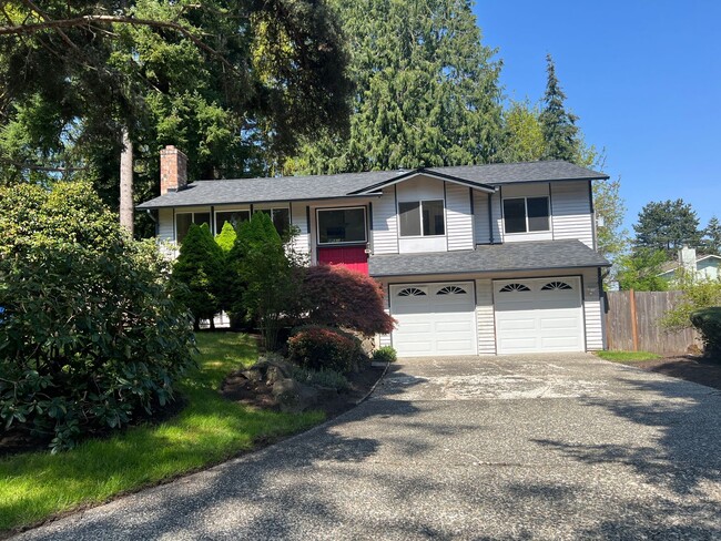 Primary Photo - 4bd/2.75ba Bellevue Home