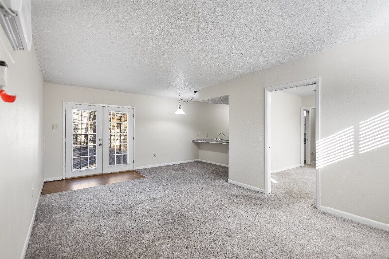 Building Photo - 901 Raguet St