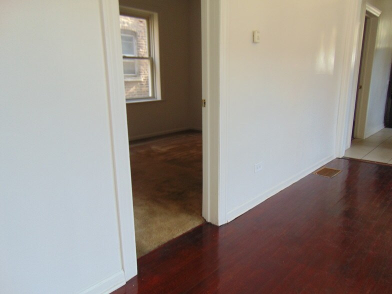 Building Photo - 1501 E 74th Pl