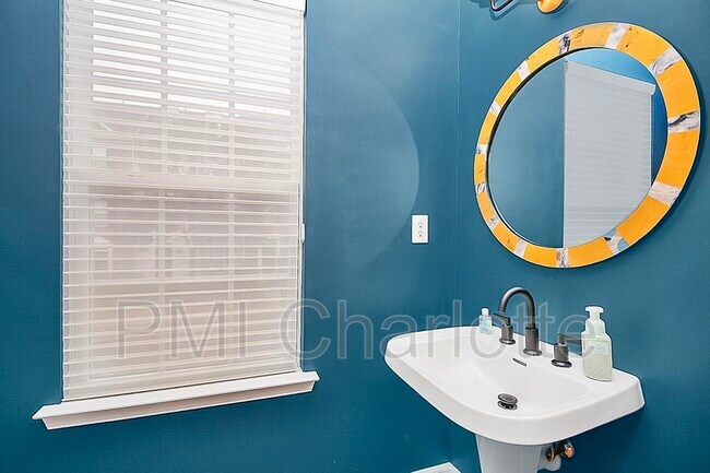 Building Photo - 11503 Destin Ln