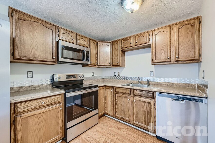 Building Photo - 4231 Greys Run Cir