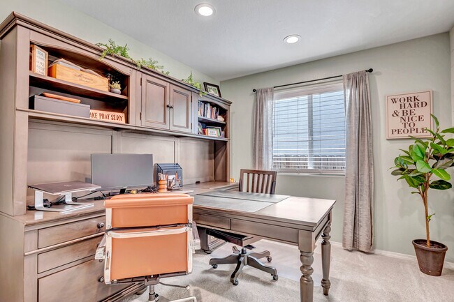 Building Photo - 5483 Mountain Garland Dr