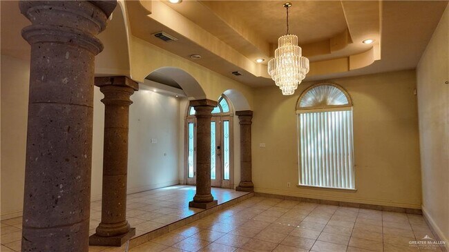 Building Photo - 20 San Rodrigo