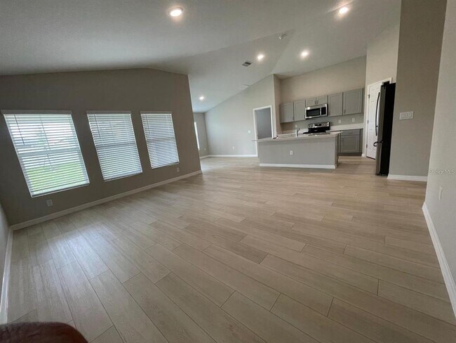 Building Photo - 4135 Gerbera Daisy Ave