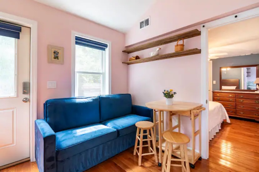 Primary Photo - 7 Cushing Dr