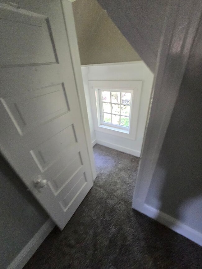 Building Photo - 3 Bed 2 Bath 1500.00