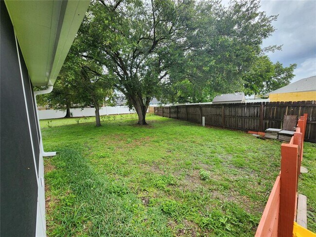 Building Photo - 11500 Benbow Ct
