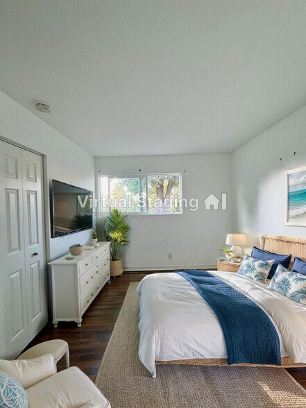 Building Photo - 641 Adobe Cir
