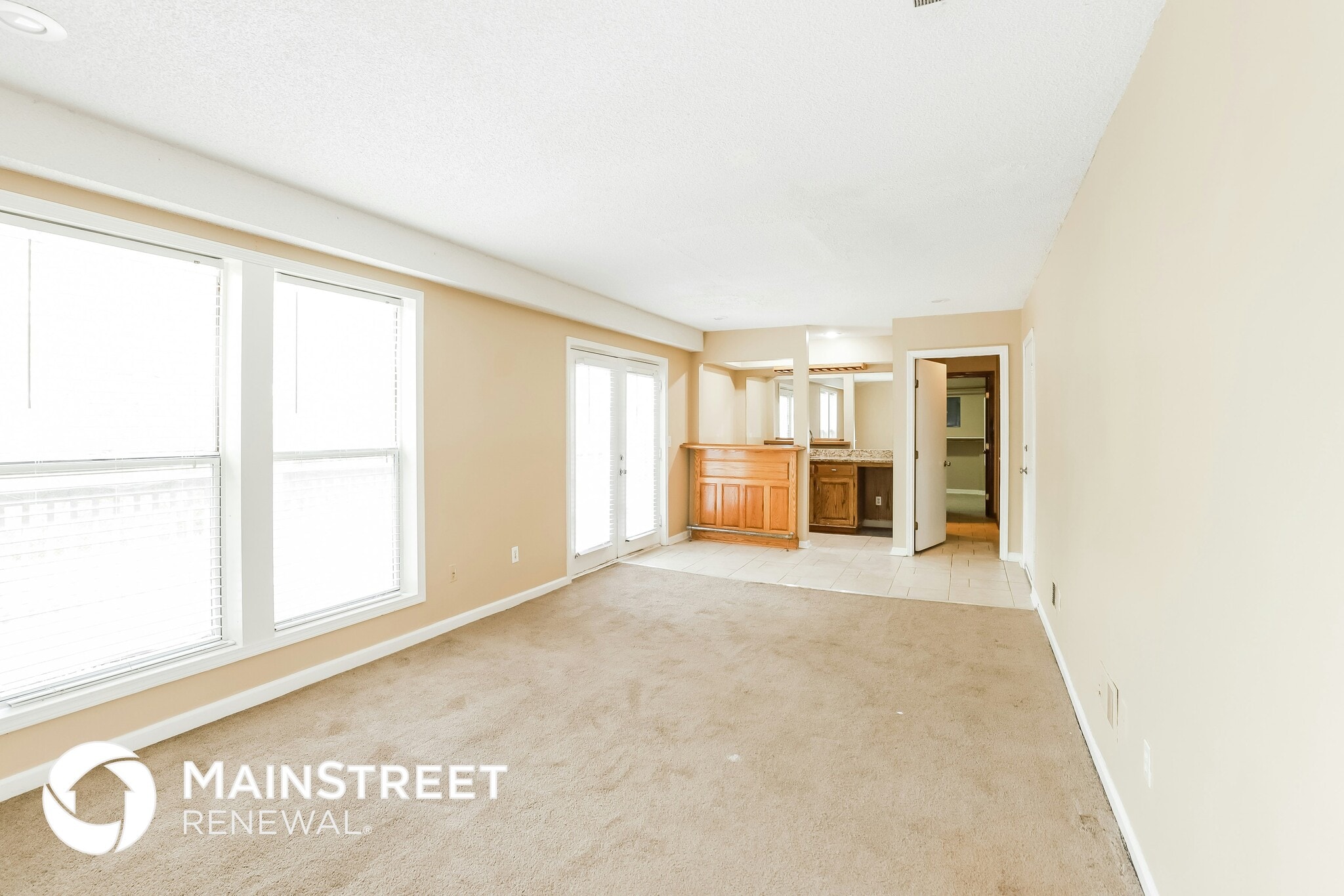 Building Photo - 5804 NW Klamm Dr