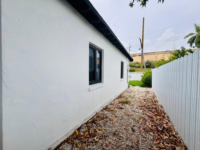 Building Photo - 7943 NW 6th Ave