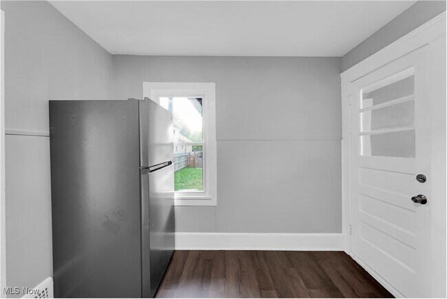 Building Photo - 3122 W 30th St