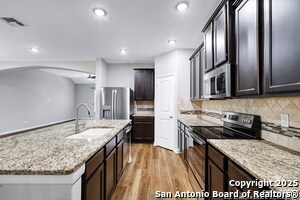 Building Photo - 3427 Silver Set