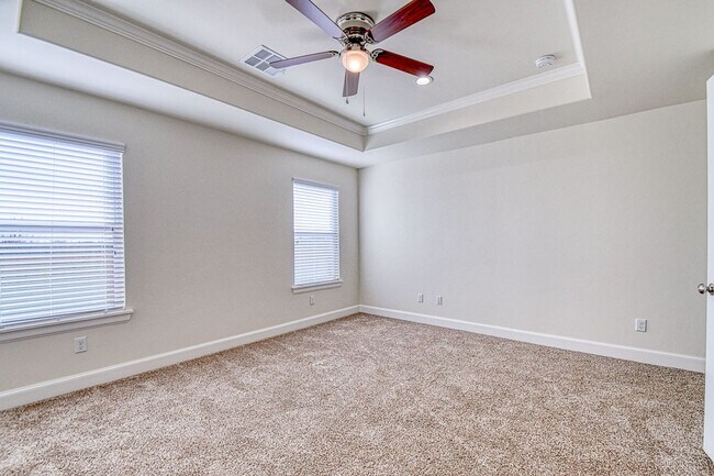 Building Photo - 3112 Pebble Pond Dr