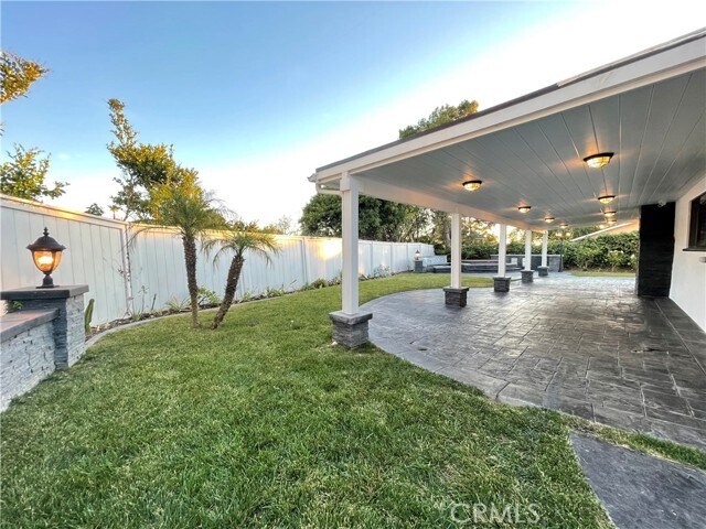 Building Photo - 6326 Villa Rosa Dr