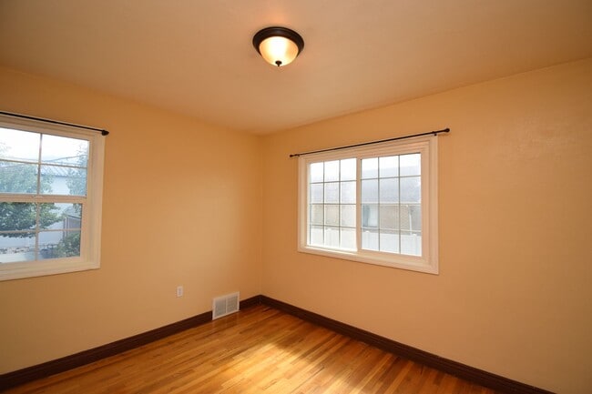 Building Photo - Amazing Home in Millcreek with Backyard Oasis!