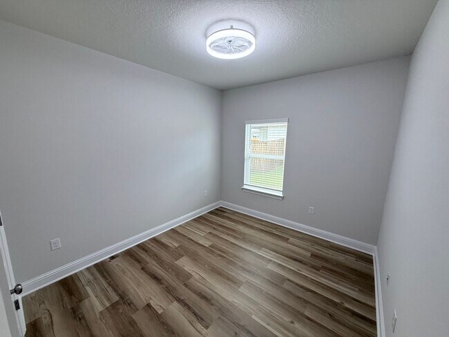 Building Photo - 28073 Hallow Trl