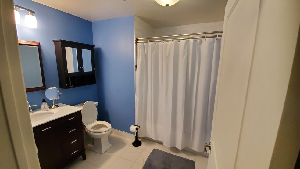 Building Photo - 1150 J St